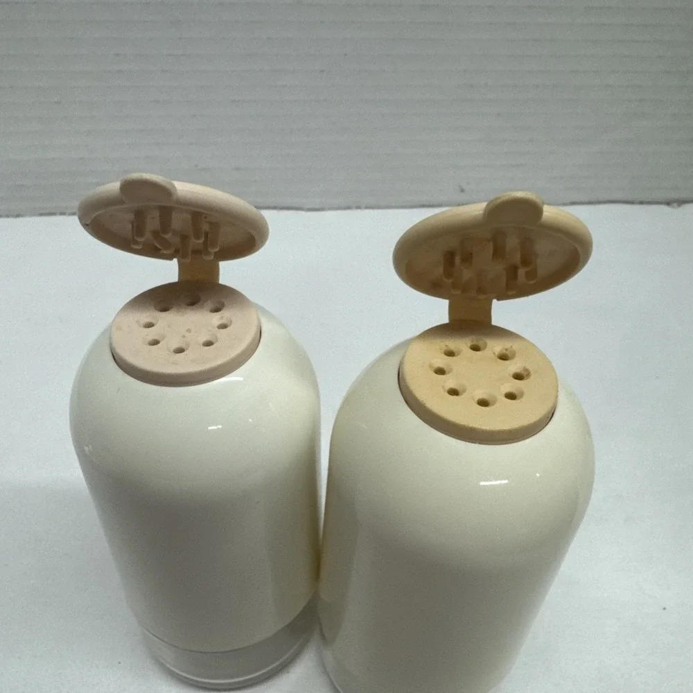 Tupperware Salt and Pepper Shakers Set Clear Ivory And Beige 2314A